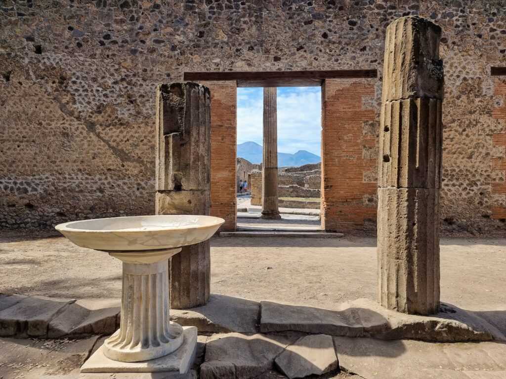 10 Interesting Pompeii Ruins