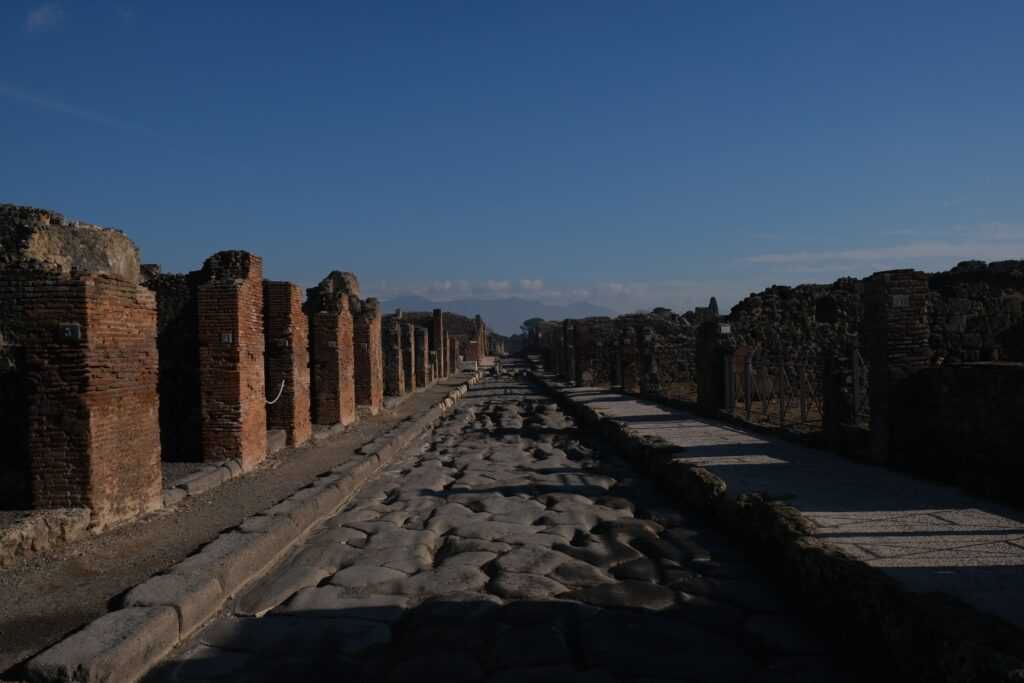10 Interesting Pompeii Ruins