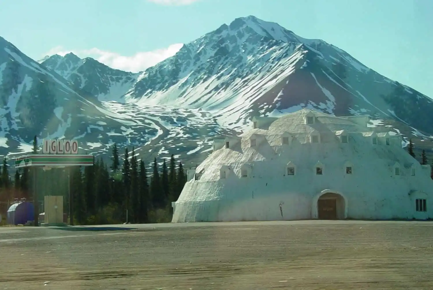 Igloo hotel