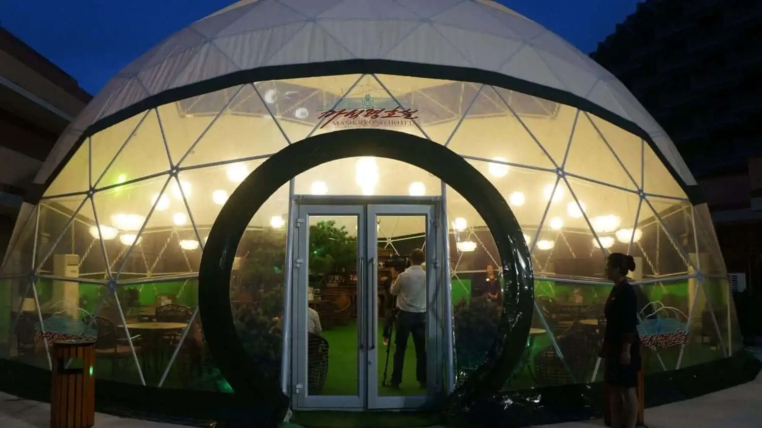 360 degree view glass igloo finland