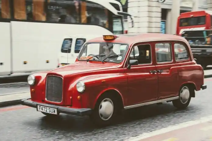 taxi-g0d5ad4e7b_1920 fun facts about london